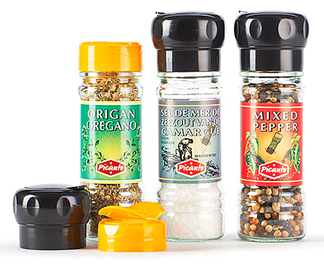 A bespoke jar for Belgian spice brand ISFI: With its unique neck finish, the jar accommodates two different types of cap. This allowed ISFI to avoid having to purchase two sets of neck equipment for the same jar. 