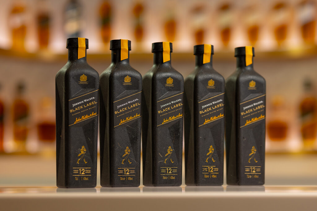 Johnnie Walker Black Label 90% paper bottle